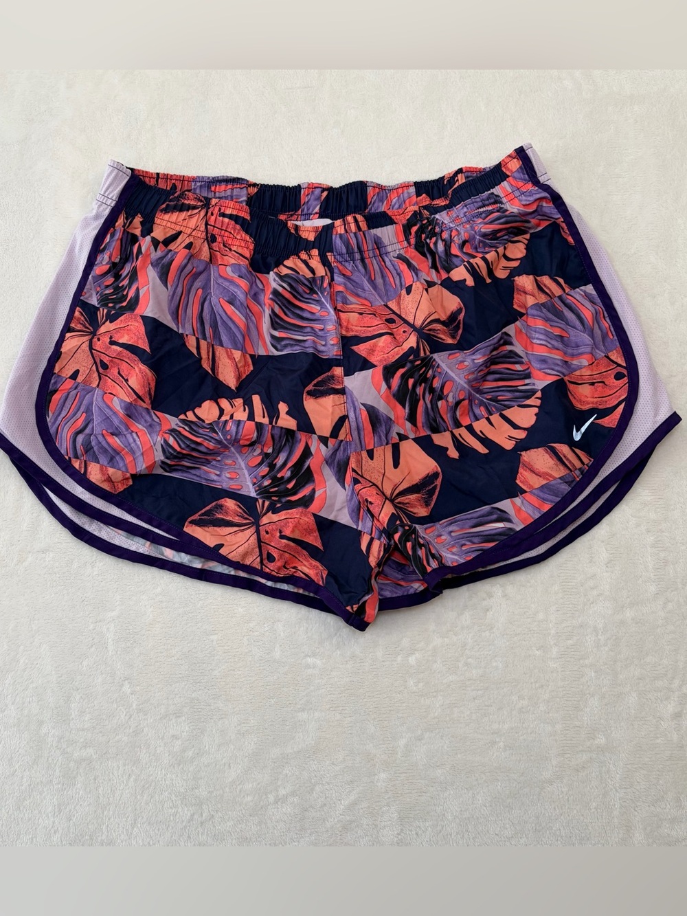 Nike Athletic Shorts Womens Sz XL Purple Tropical Monstera Leaf Dri-Fit Running